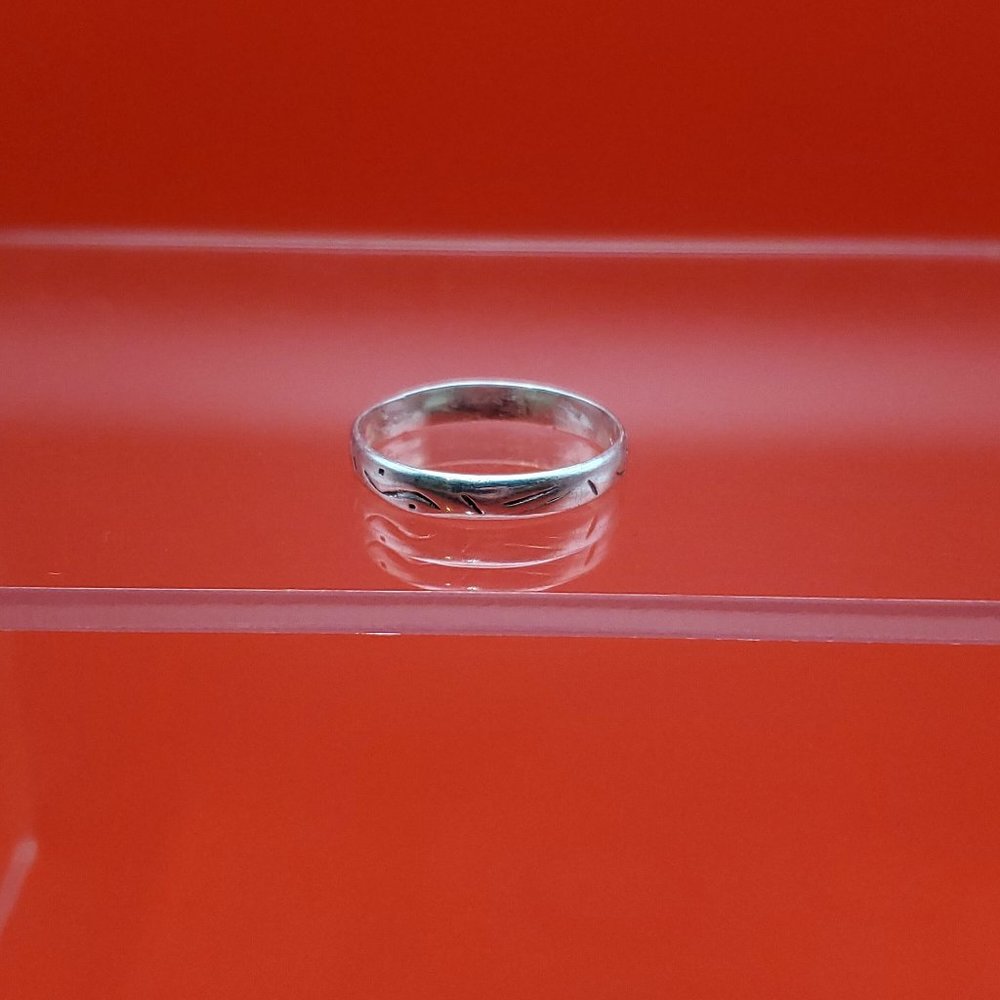 Size 7 925 Sterling Silver Unique Random Symbols Ring - Picture 1 of 6